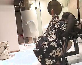 【精品国产】廣東土豪性愛椅子大戰高顏值長腿模特完整版，黑絲高跟超性感