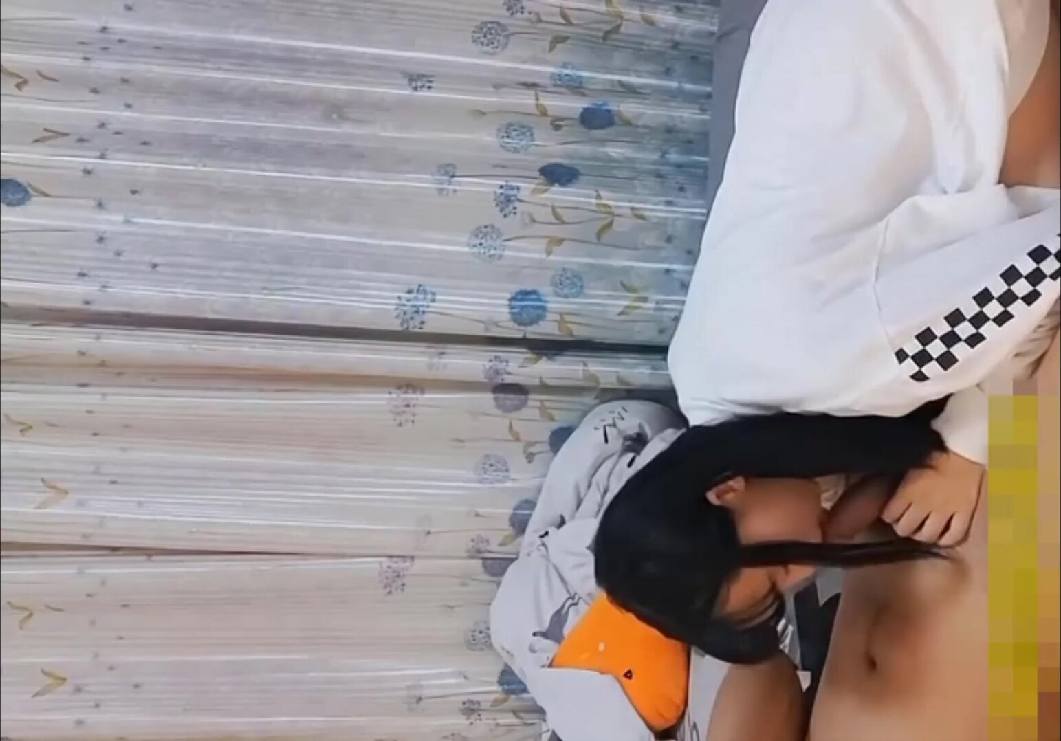 【精品国产】福利两女一男双飞啪啪第二部,轮着口交大力抽插搞完一个再换另一个,很是诱惑喜欢不要错过