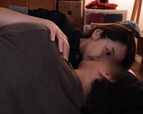 【日本AV】ナニ頼んでも すべて承知する美人家政婦さん
