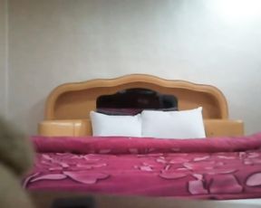 [韩国]在廉价旅馆里汗流浃背的狂插可爱长发女友