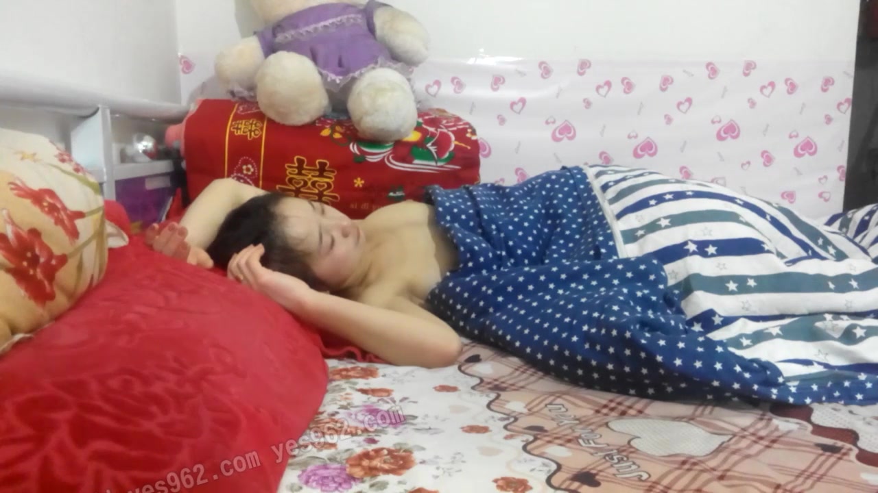 性感白嫩小嬌妻主動吃雞巴 換著花樣操逼玩自拍專業DV攝影記錄留念 騷貨大方露臉精彩紛呈