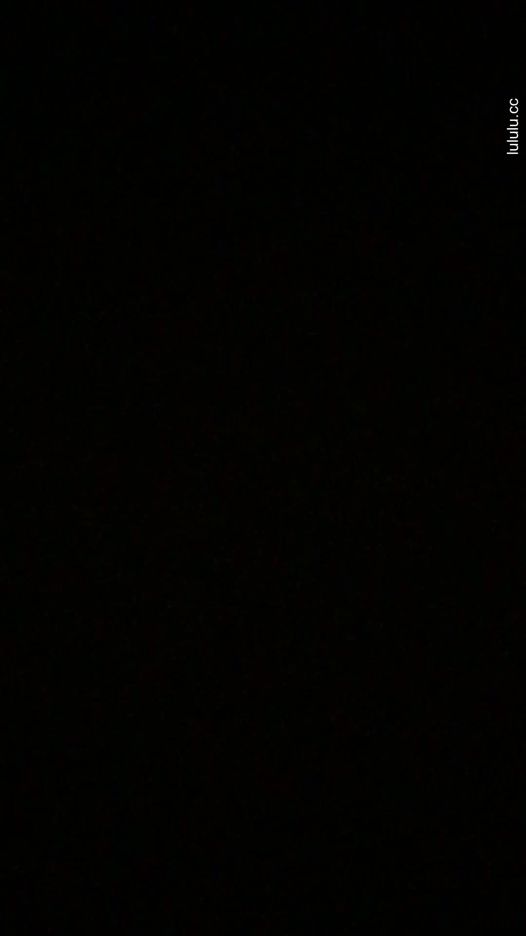 剛上大一的小美女 頭發染得真好看 身材巨好 先是可愛過膝襪再黑絲 最後啪啪