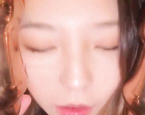 【极品反差婊】淫荡性奴母狗【辉夜姬】群P颜射口交调教  第二弹 豪乳丰臀+群交轮操+齐吃众屌+调教虐操 高清7